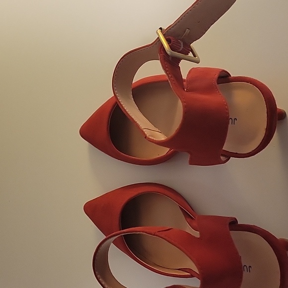 Red Suede Ankle Strap shoes - Picture 6 of 10